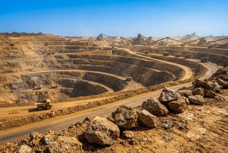 Goldproduzent Perseus übertrifft Erwartungen: Quartalszahlen über Plan