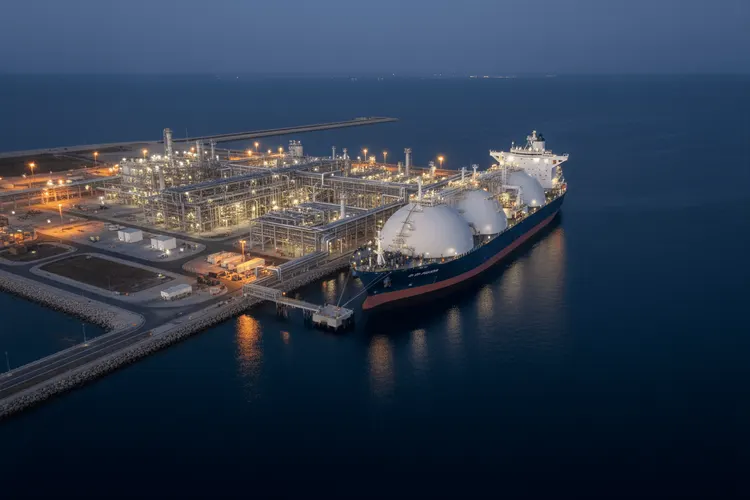 Adnoc verschleiert LNG-Tanker-Positionen für Lieferungen durch Hormus