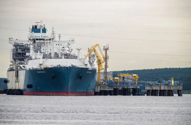 Schwimmende LNG-Terminals starten in Norddeutschland