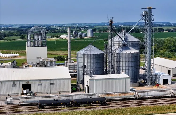 US-Ethanolproduktion auf Rekordniveau trotz sinkender Bestände