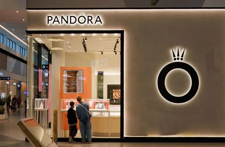 Pandora-Aktie unter Druck wegen steigender Rohstoffpreise