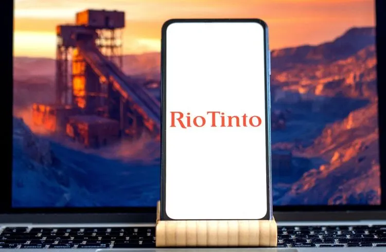 Rio Tinto plant Anteilstausch mit Chinalco