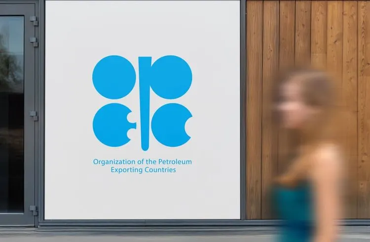 Opec+ erhöht Förderung trotz sinkender Preise