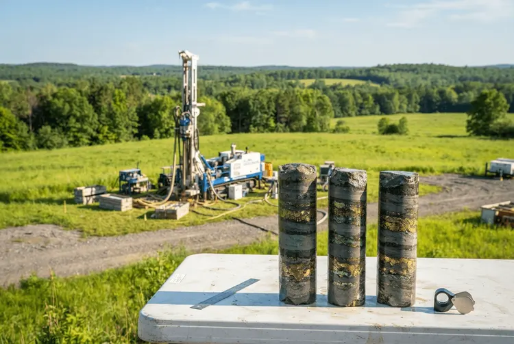 GreenLight Metals: Massive Sulfidfunde erweitern Kupfer-Gold-Zone in Wisconsin