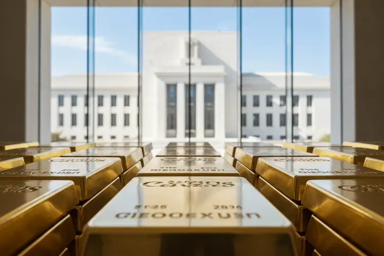 Goldpreis gibt nach – Iran-Gespräche und Fed-Nachfolge belasten