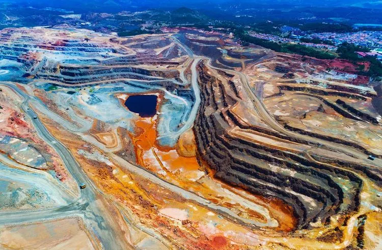 Bergbauausblick verdüstert sich angesichts der doppelten Bedrohung