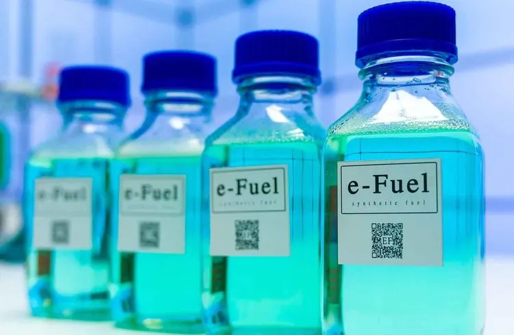 Ampel plädiert für E-Fuels in Reinform