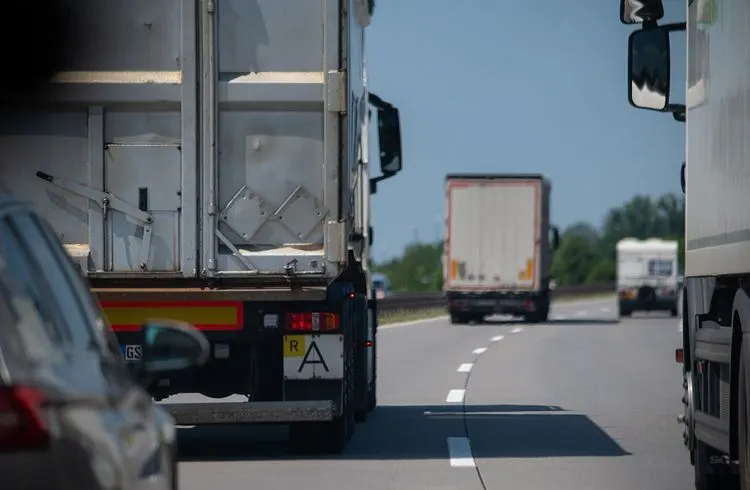 Wasserstoff-Lkw: Serienproduktion ab 2030 geplant